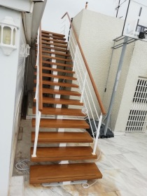 Ξύλινα σκαλιά